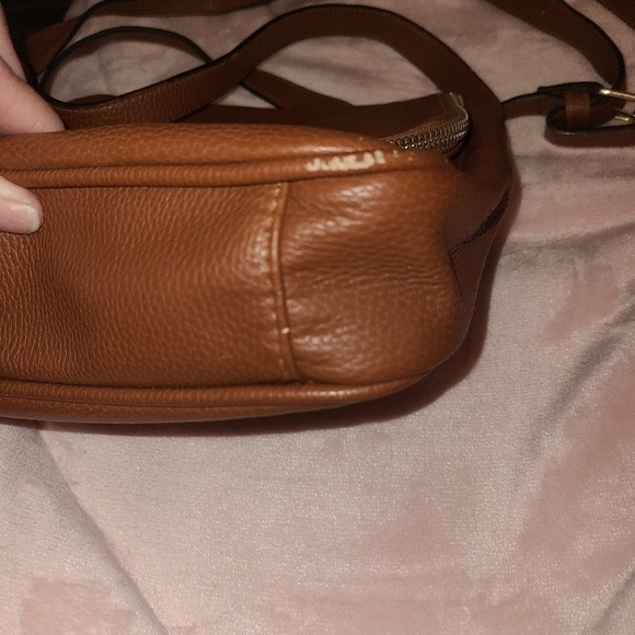 Caramel color crossbody bag - Picture 6 of 7